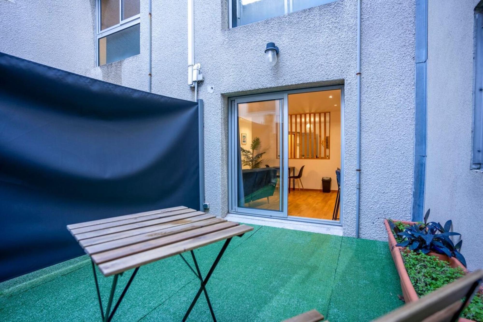 Atlas -Elix 100M Gare - Vue Remparts -Terrasse Avignon Exterior foto
