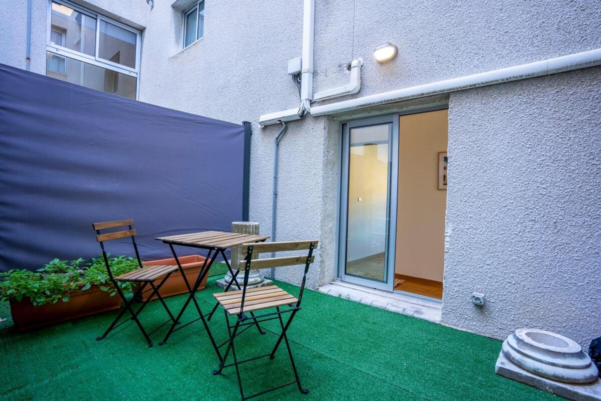 Atlas -Elix 100M Gare - Vue Remparts -Terrasse Avignon Exterior foto